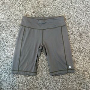 Sweaty Betty All Day Olive/Army Green Bike Shorts. Yoga. Athleisure. Pilates. S